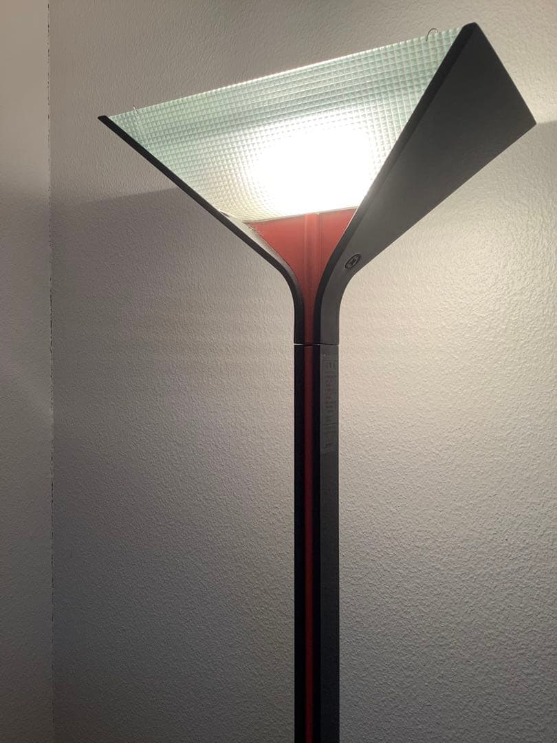 名作フロアランプ「FLOS Papillona」