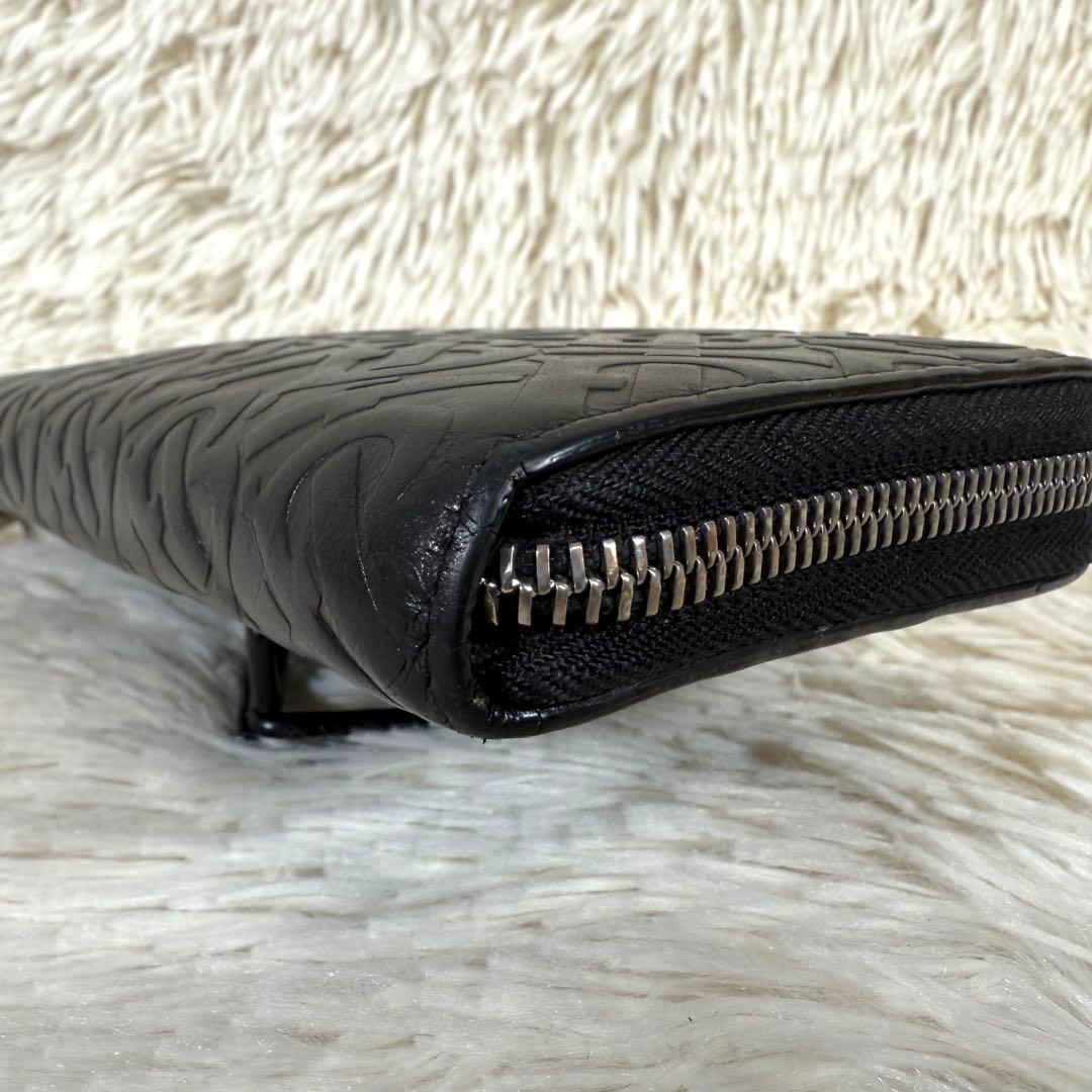 バーバリー Burberry ラウンドファスナー長財布 TBモノグラム エンボス