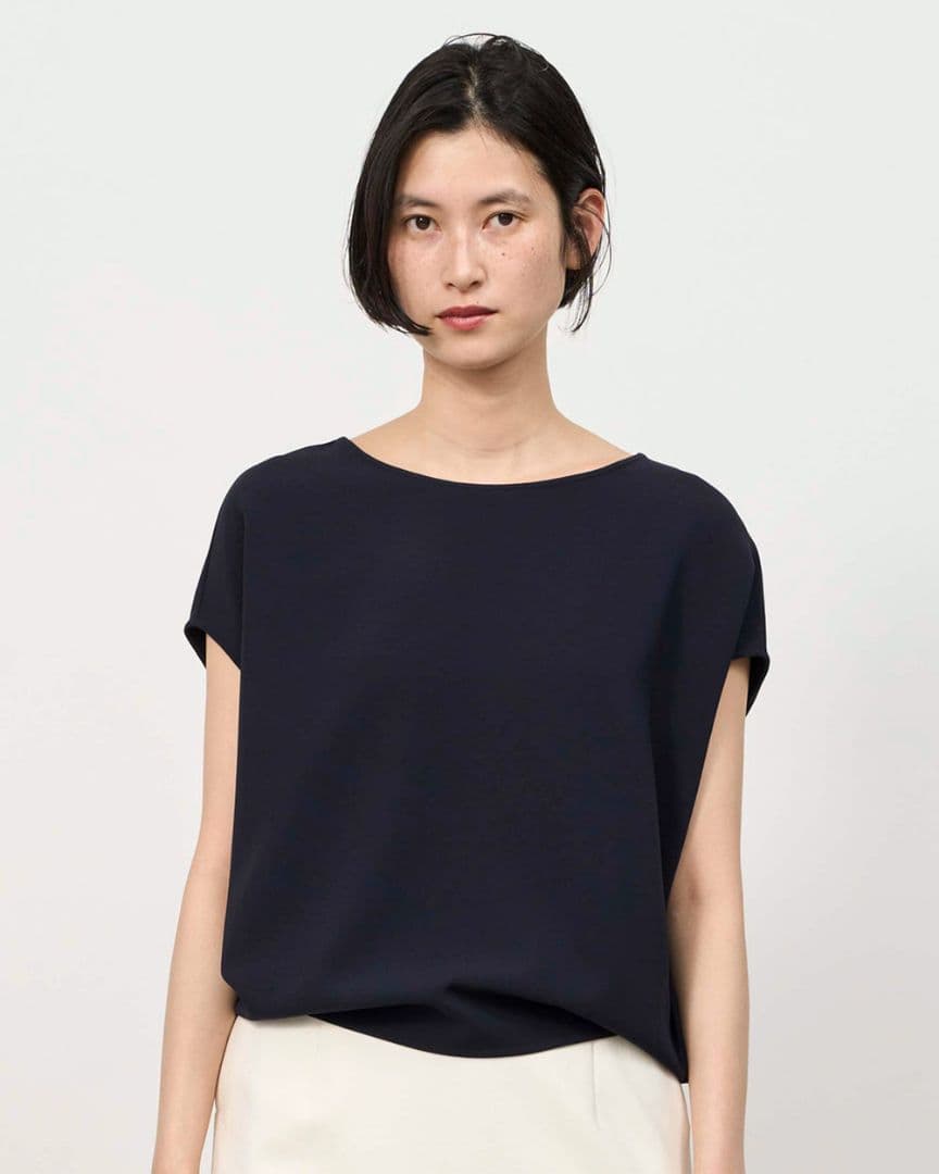 未使用タグ付【soeju ソージュ】ショートスリーブコクーンブラウス　ネイビー