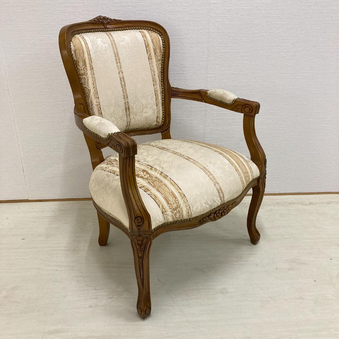 イタリア　猫脚　アームチェア　椅子　クラシック　彫刻
