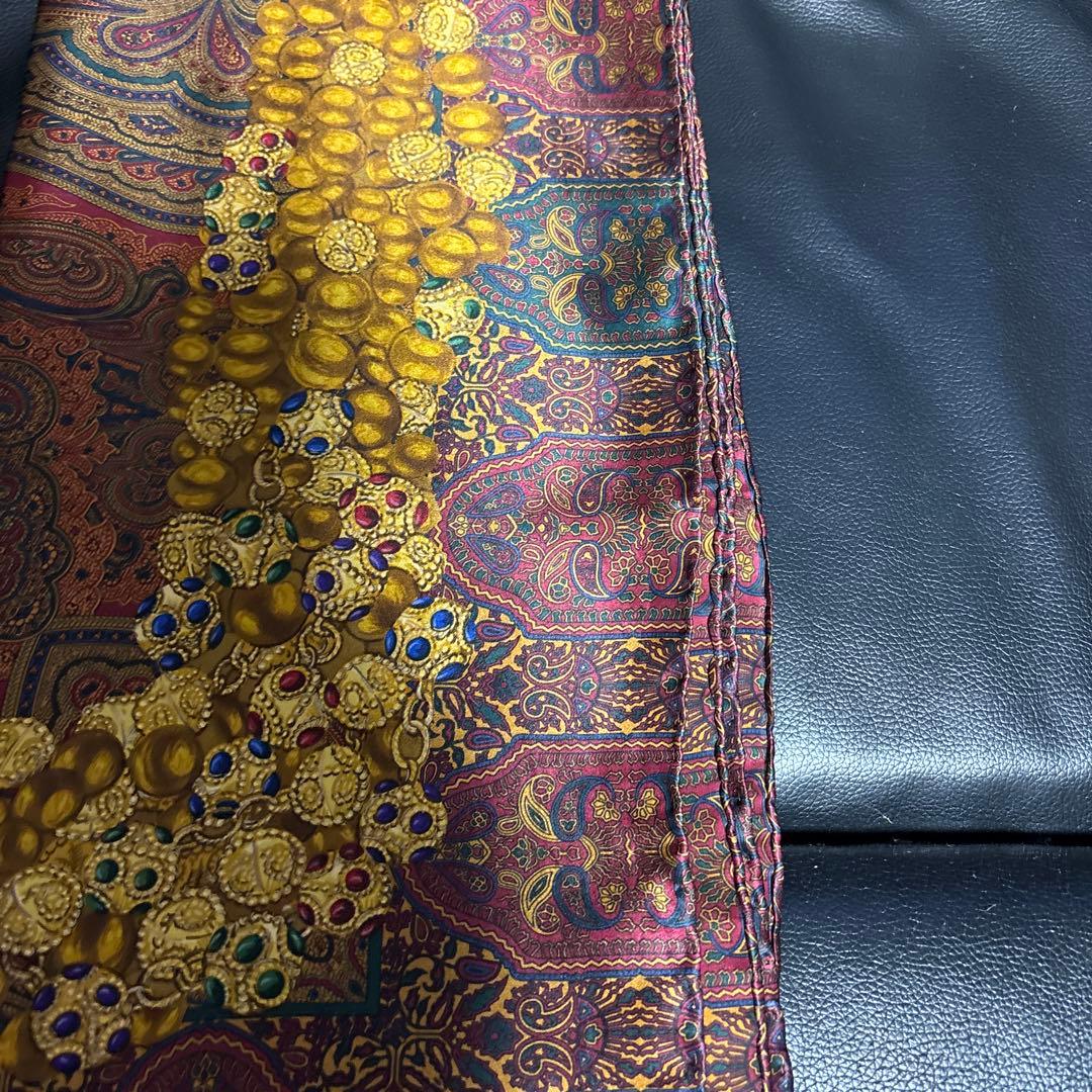 ★極美品CHANEL ペイズリー柄 シルクスカーフ　大判