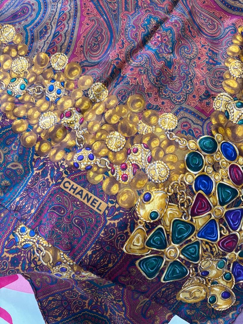 ★極美品CHANEL ペイズリー柄 シルクスカーフ　大判