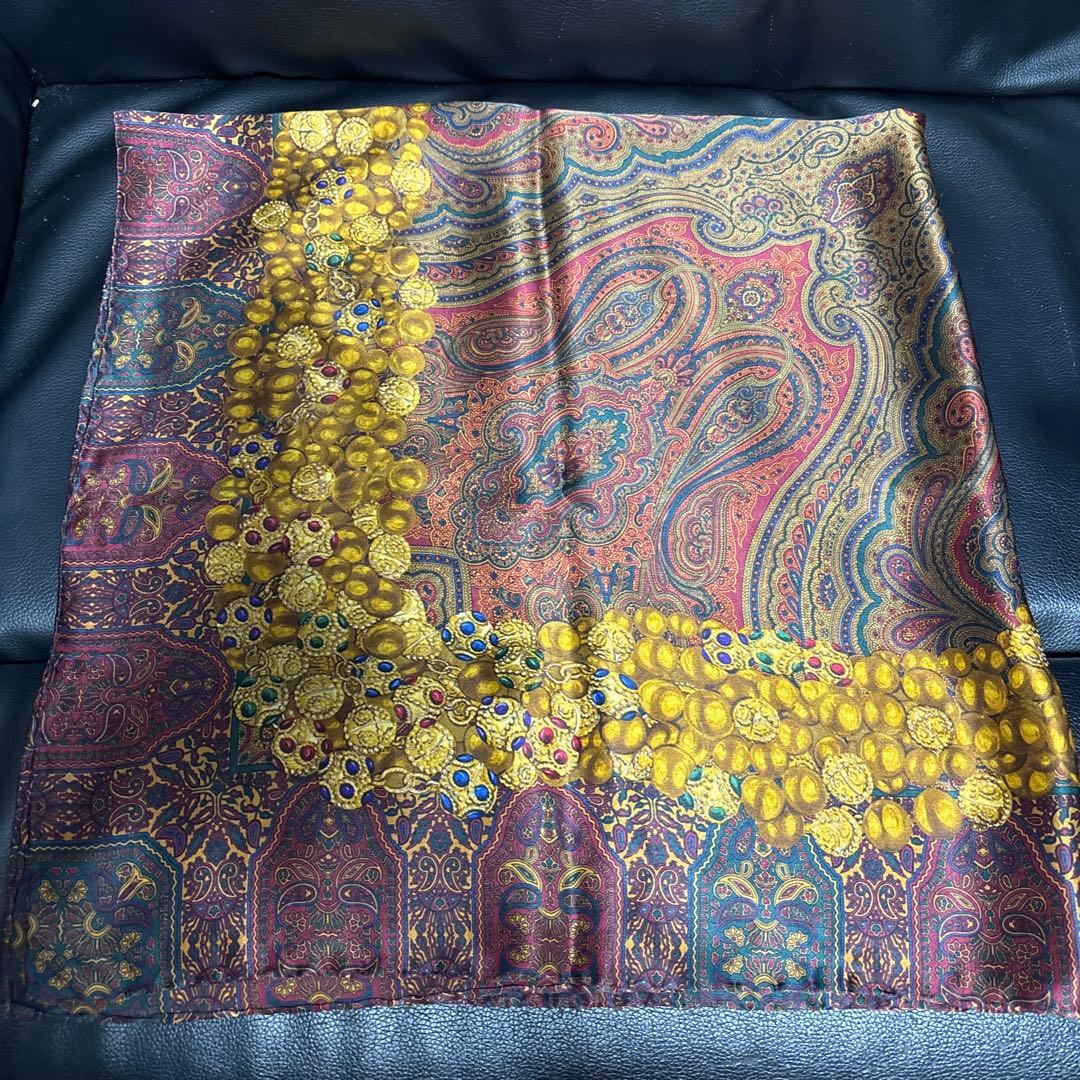 ★極美品CHANEL ペイズリー柄 シルクスカーフ　大判