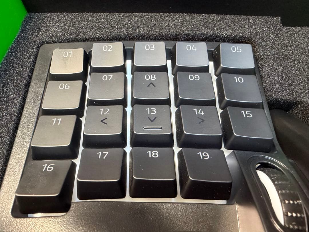 (使用10時間未満)Razer TARTARUS V2 左手キーボード