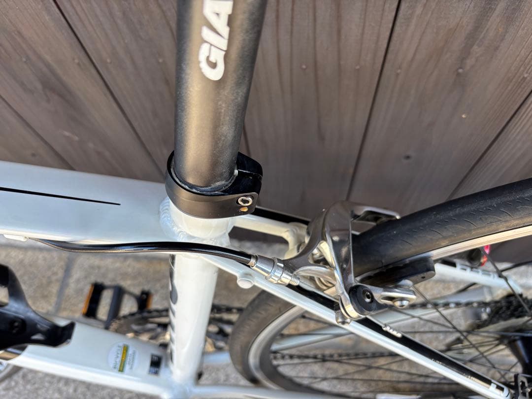 ロードバイクデビューに！ジャイアント　デファイ　giant DEFY3 ホワイト