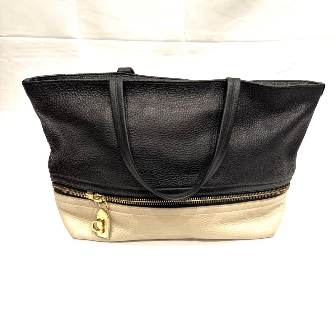 フェラガモ トートバッグ ガンチーニ バイカラー レザー A4可