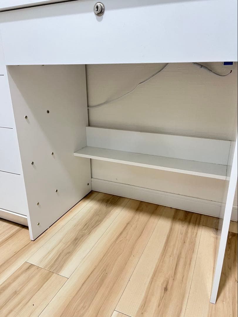 【値下げ！！】ホワイトLEDライト付きドレッサー(引き取り限定)