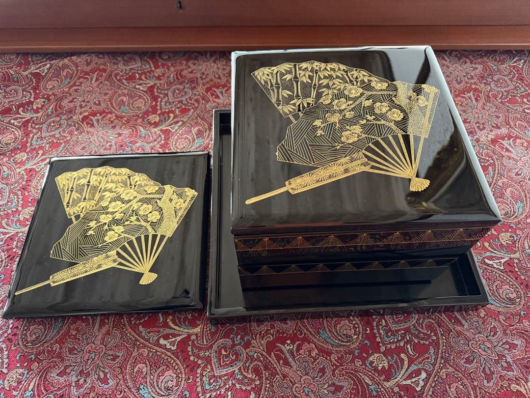 輪島塗（重要無形文化財）沈金二段重箱 重台付 木製共箱付き