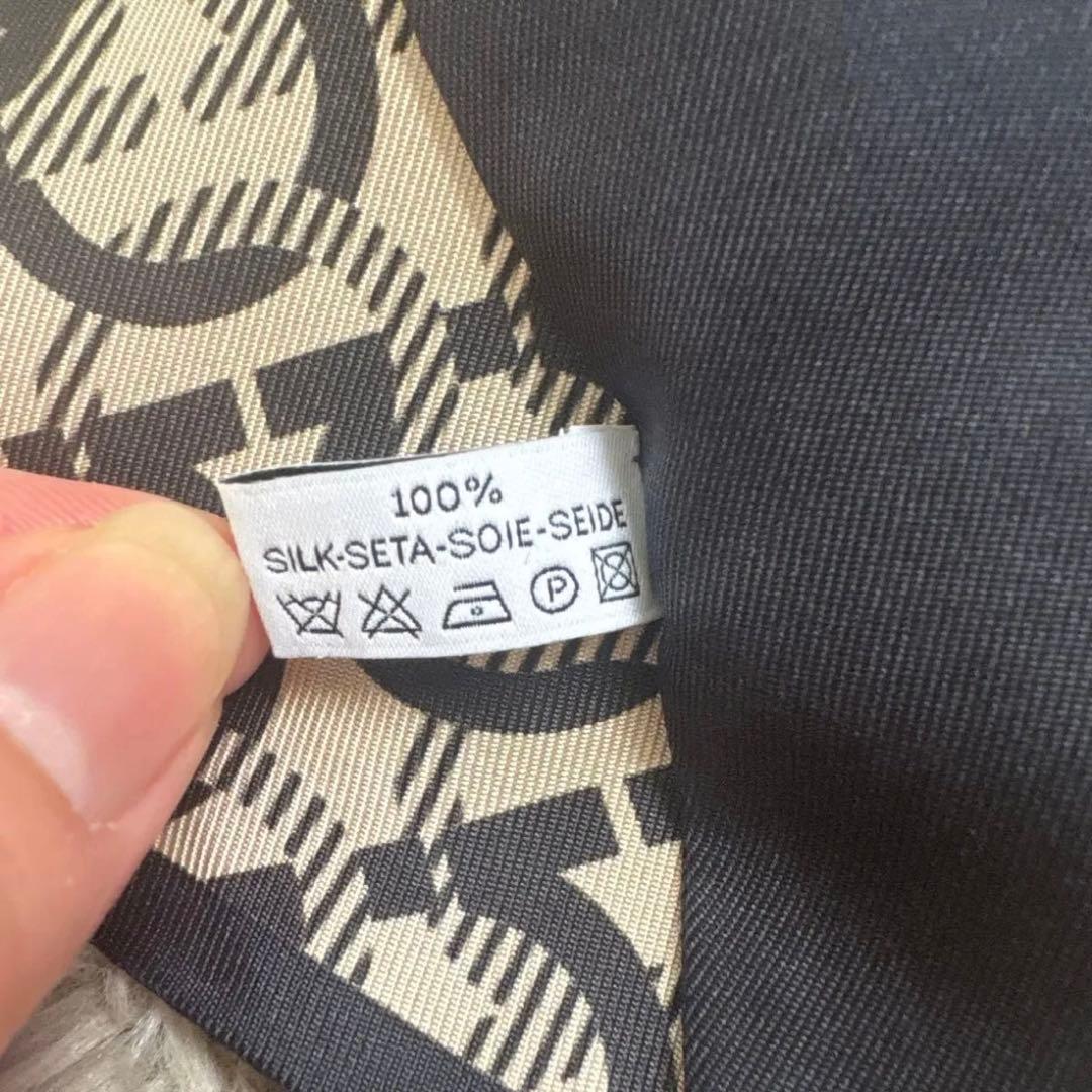 サルヴァトーレフェラガモ ガンチーニ柄 総柄 ネイビー×ベージュ バンドゥ