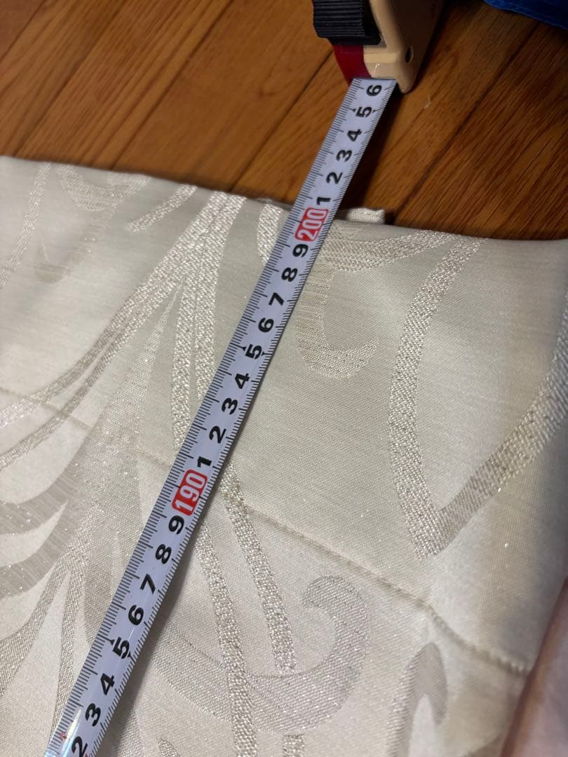 カーテン　オフホワイト（ラメあり）