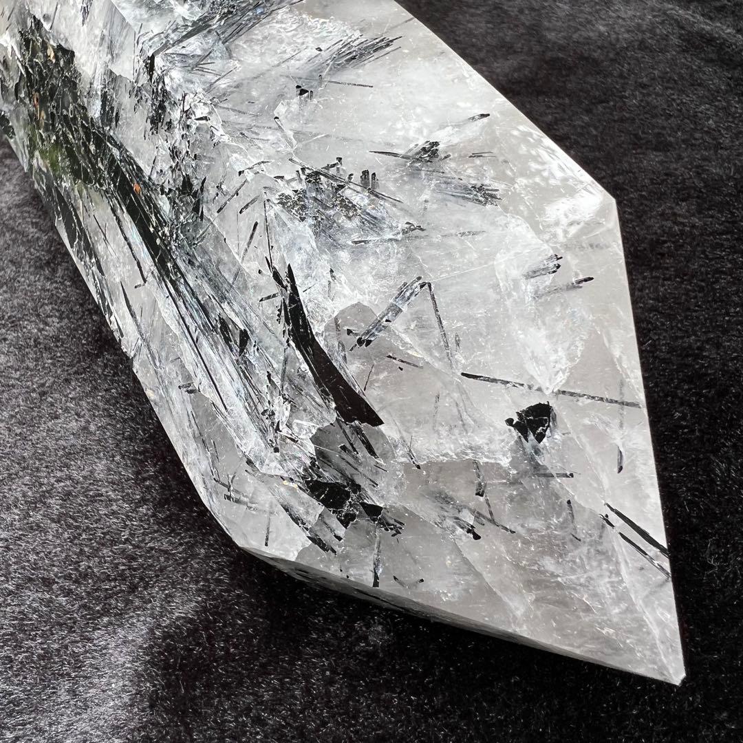 ✳️びっしり密集したブラックのルチル✨虹入り ルチルクォーツ トルマリン 六角柱