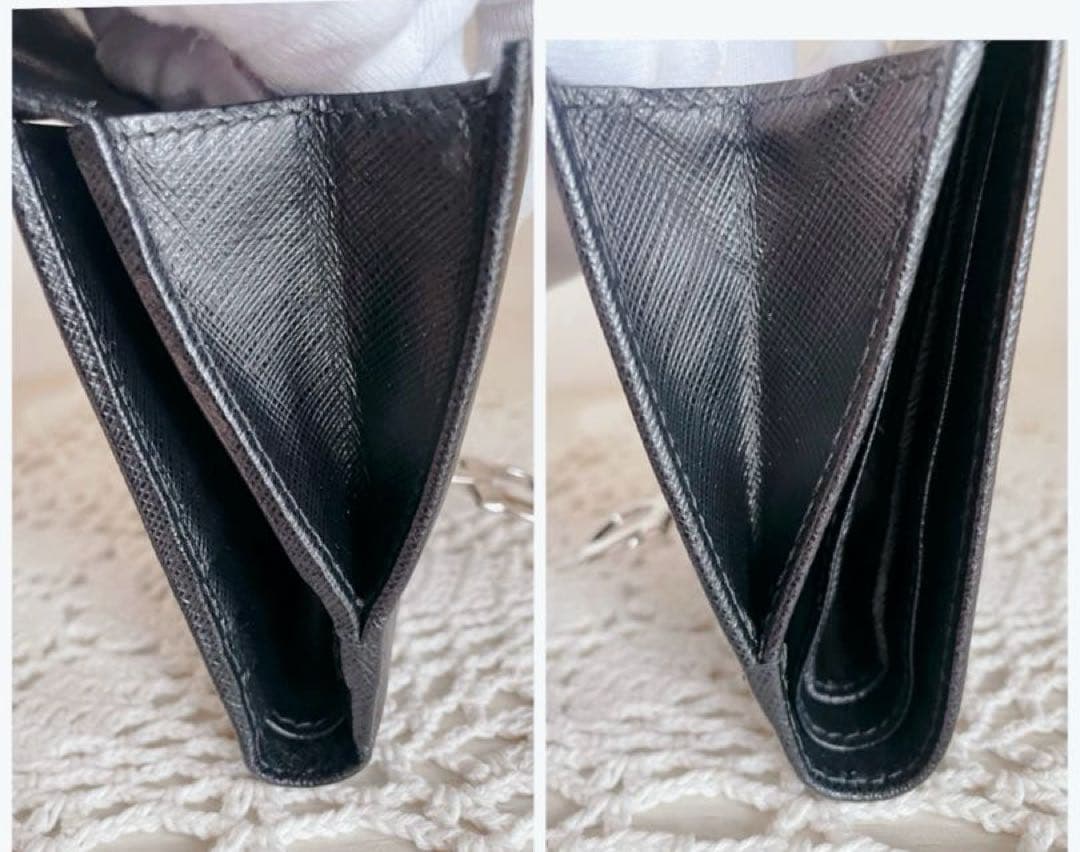 極美品　サルヴァトーレフェラガモ　二つ折り財布 ブラック