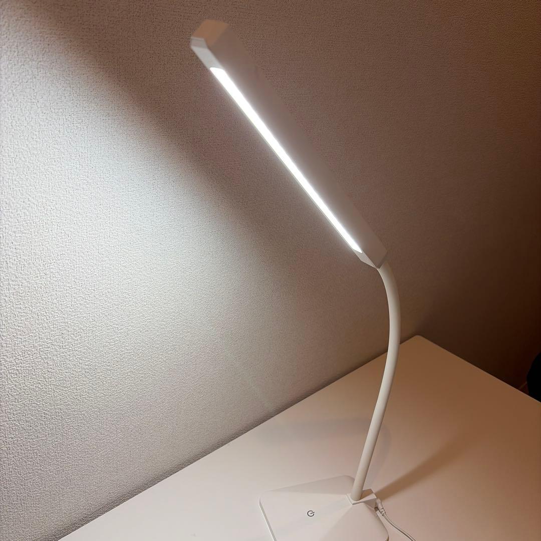 取り置き品　　　ニトリ LED ランプ　デスクライト コンセント式