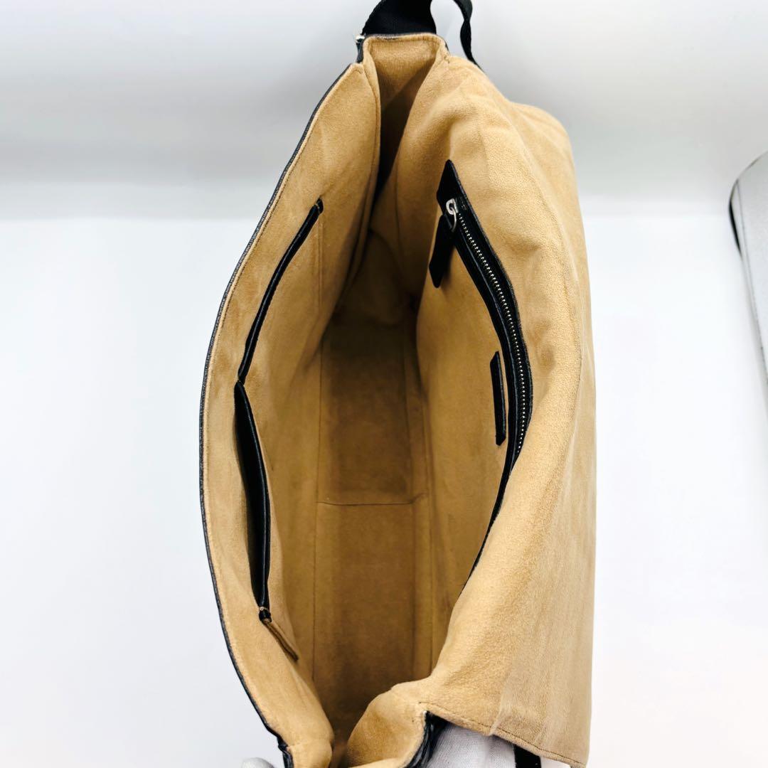 【美品】ココマイスター メッセンジャーバッグ ショルダーバッグ レザー A4 黒