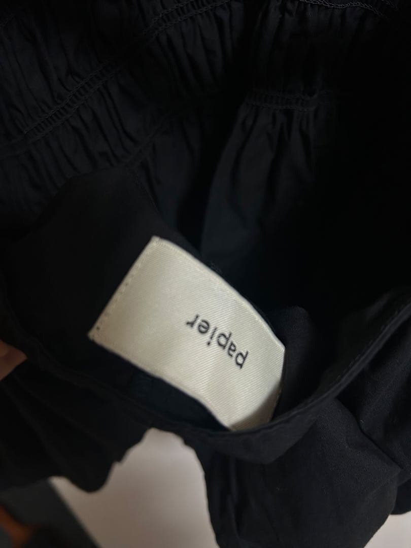 お*。様 パピエ　papier Louise blouse ブラック