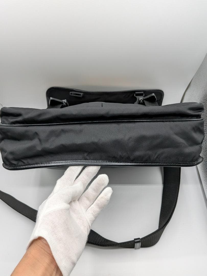 美品✨ ヴェルサーチ ショルダーバッグ ナイロン ブラック 0O2