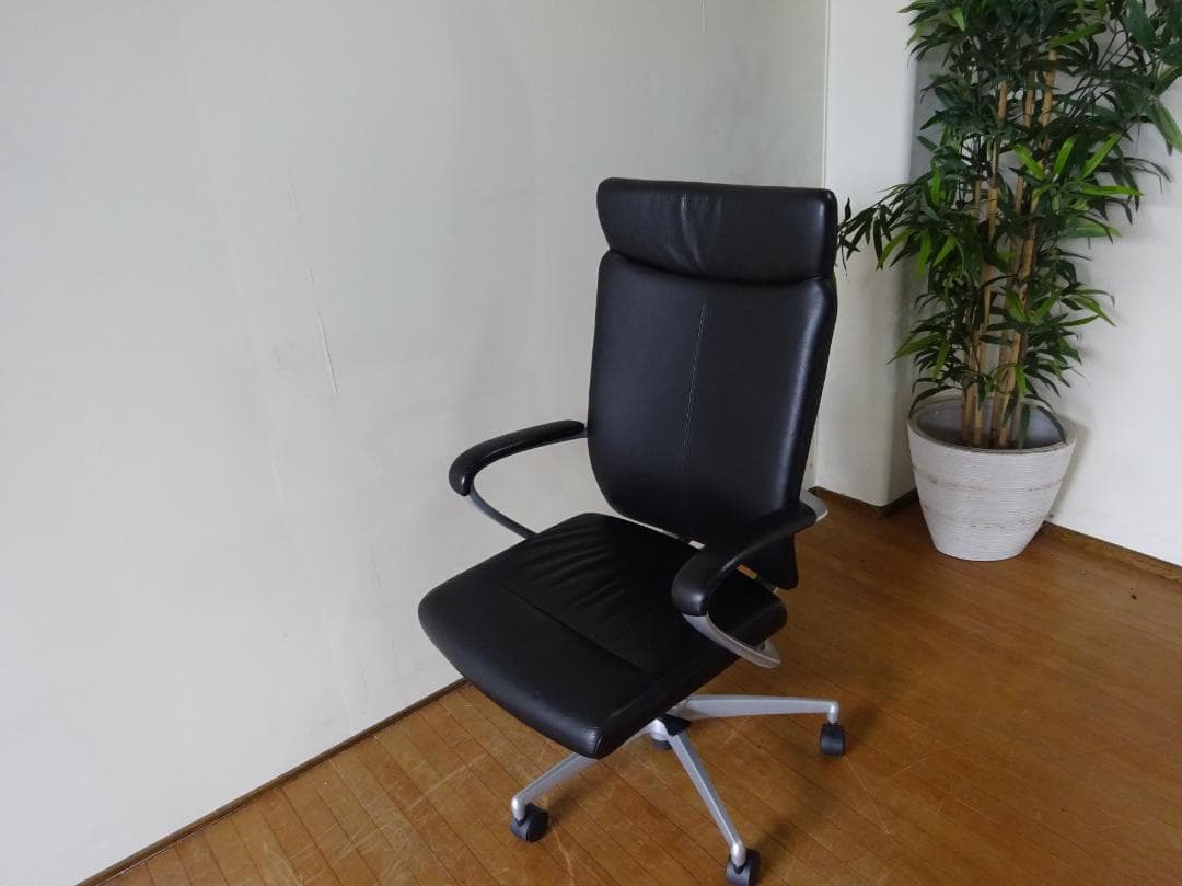 イトーキ　プレクサスチェア　ハイバック　肘付　本革　オフィスチェア　美品