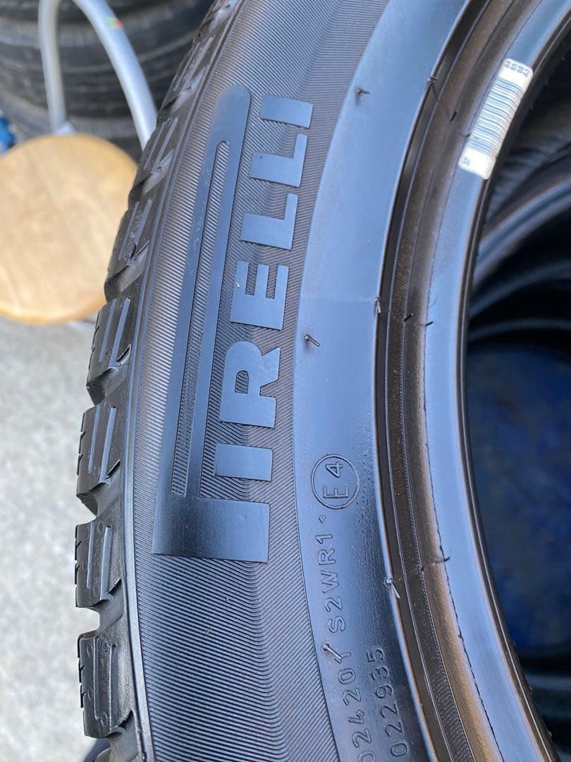 PIRELLI SOTTOZERO3 205/55/17 4本セット送料込み