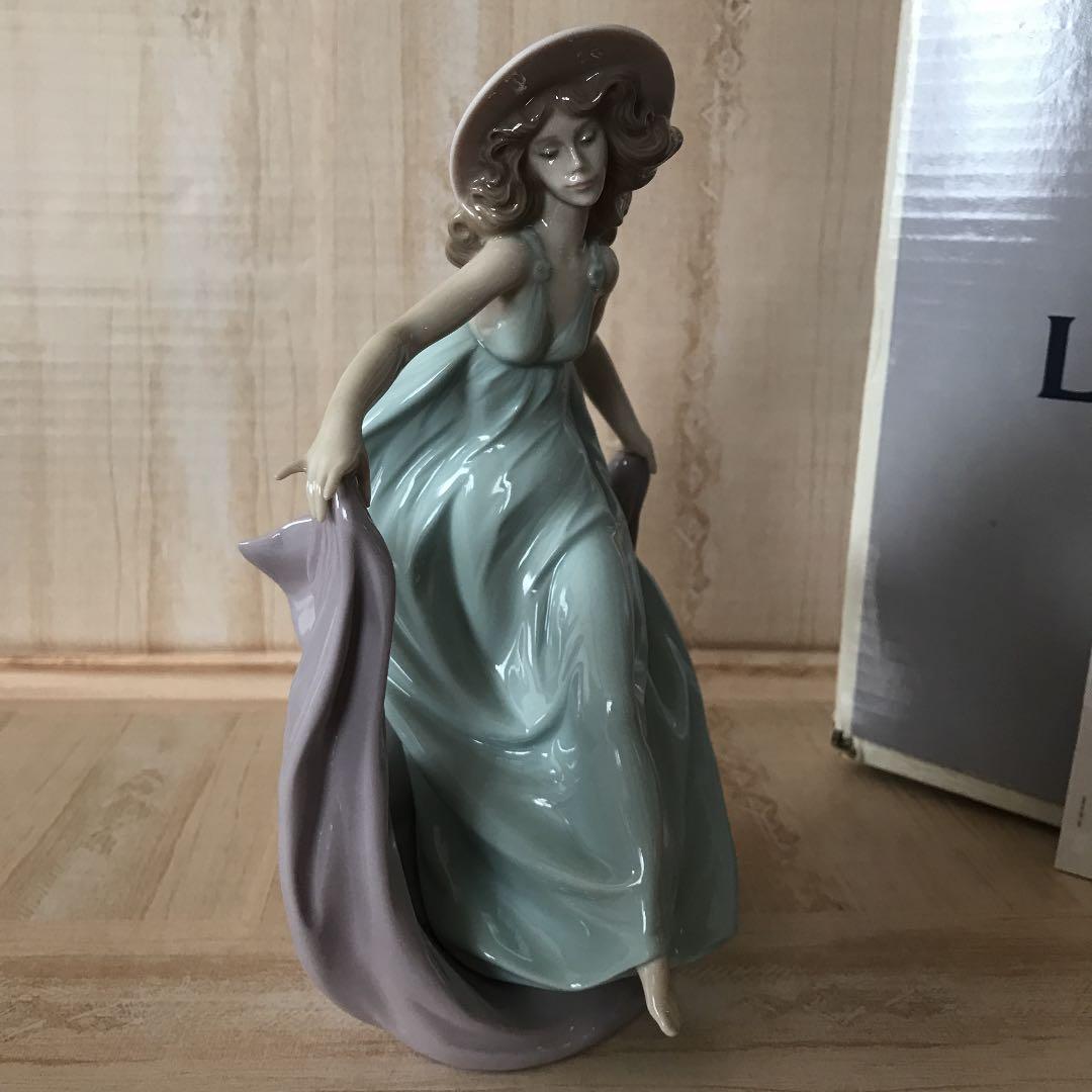 LLADRO・リヤドロ・5月の舞踏・フィギュリン・欠損無し・付属品・元箱有り