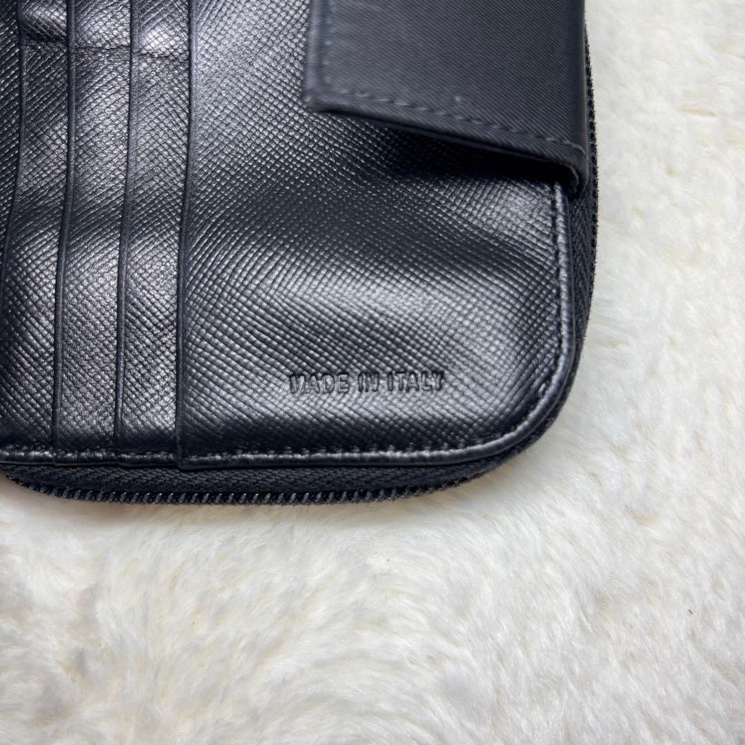 ◆美品◆良品◆PRADA ブラックナイロン 二つ折り財布　三角ロゴ