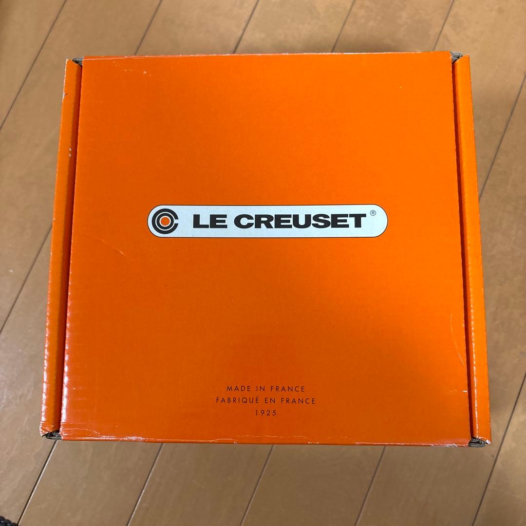 LE CREUSET ル・クルーゼ　ココットロンド　カシス　紫　18cm 両手鍋