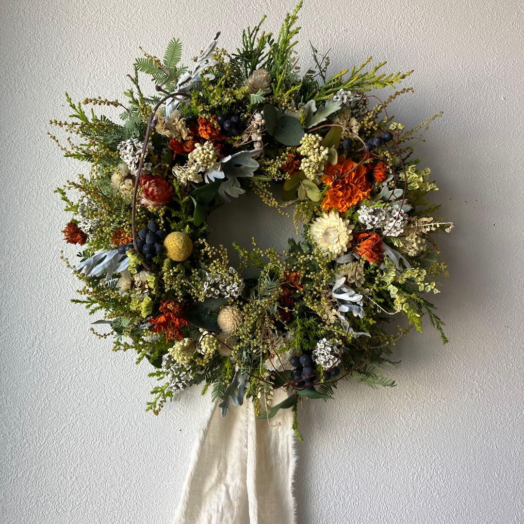 オーレアミモザの蕾とイエローのリース　春　クラスペディア　アリッサム