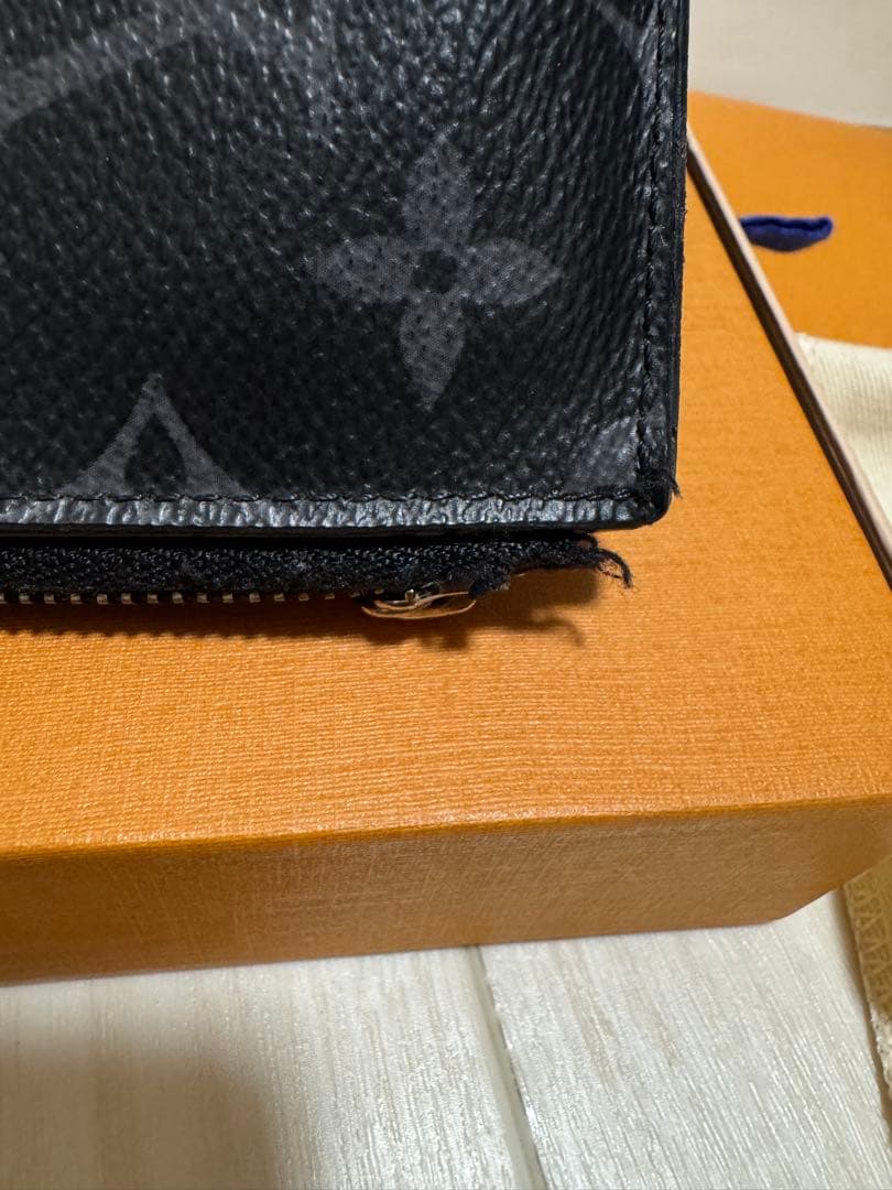 LOUIS VUITTON ハイブリッド・ウォレット