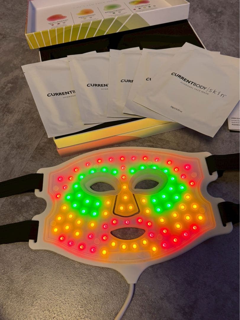 ボディ・フェイスケア CURRENTBODY skin 4-in-1 LED Face Mask