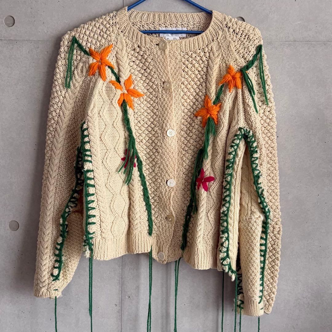 【discovered】花柄刺繍 ベージュ ニットカーディガン