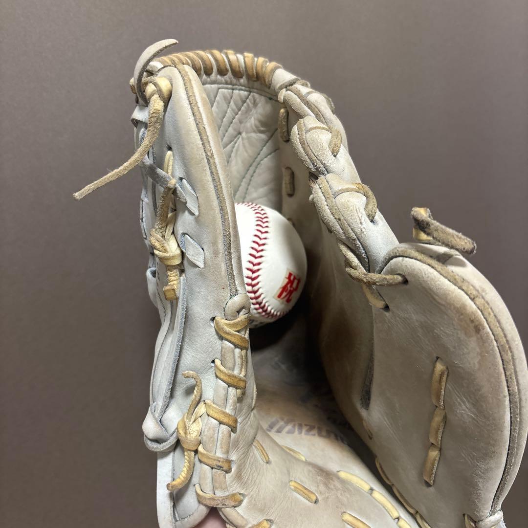 Mizuno 硬式グローブ ホワイト【投手用】