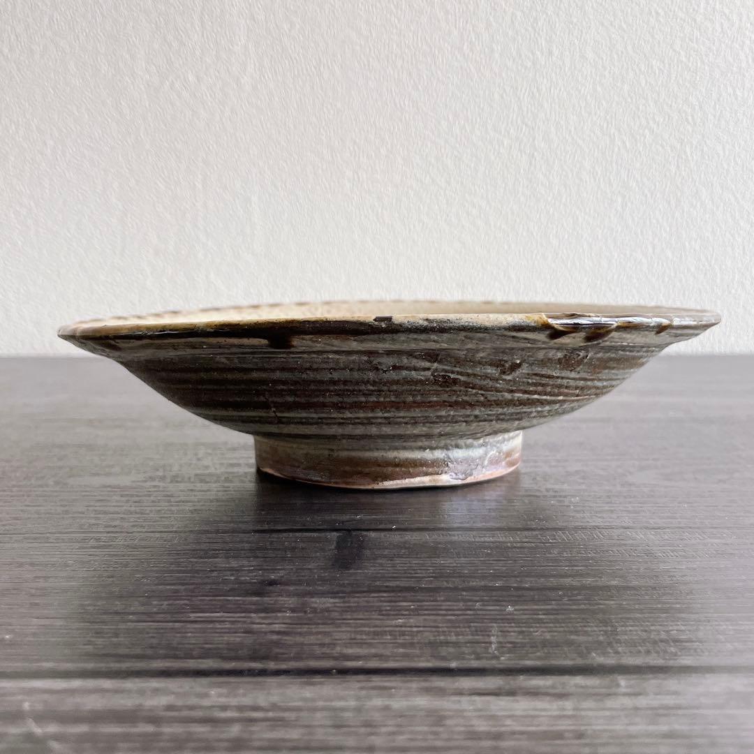 金城次郎 六寸皿 刷毛目線彫 魚文 魚紋 壺屋焼 やちむん 沖縄 民藝 工藝