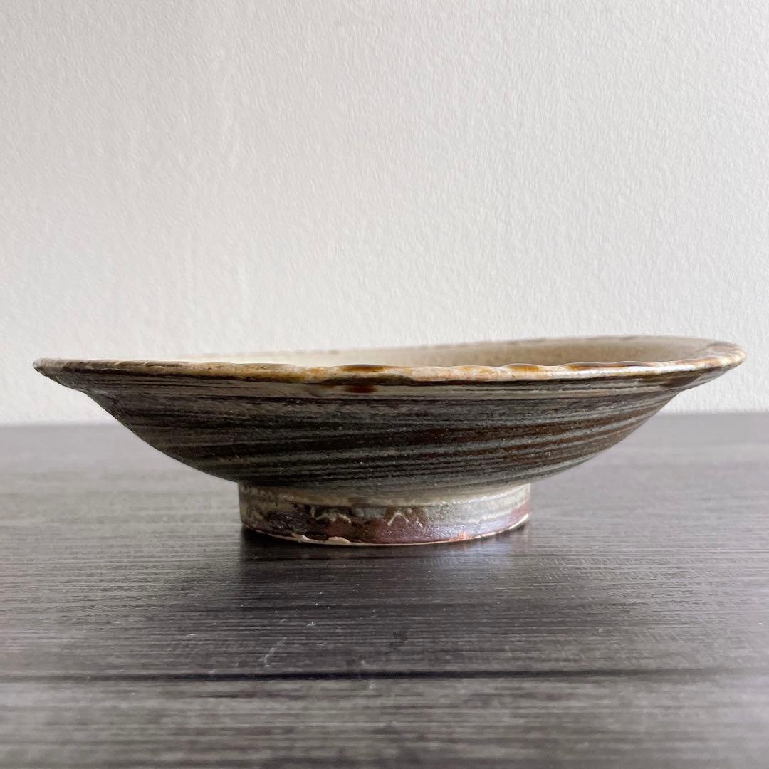 金城次郎 六寸皿 刷毛目線彫 魚文 魚紋 壺屋焼 やちむん 沖縄 民藝 工藝