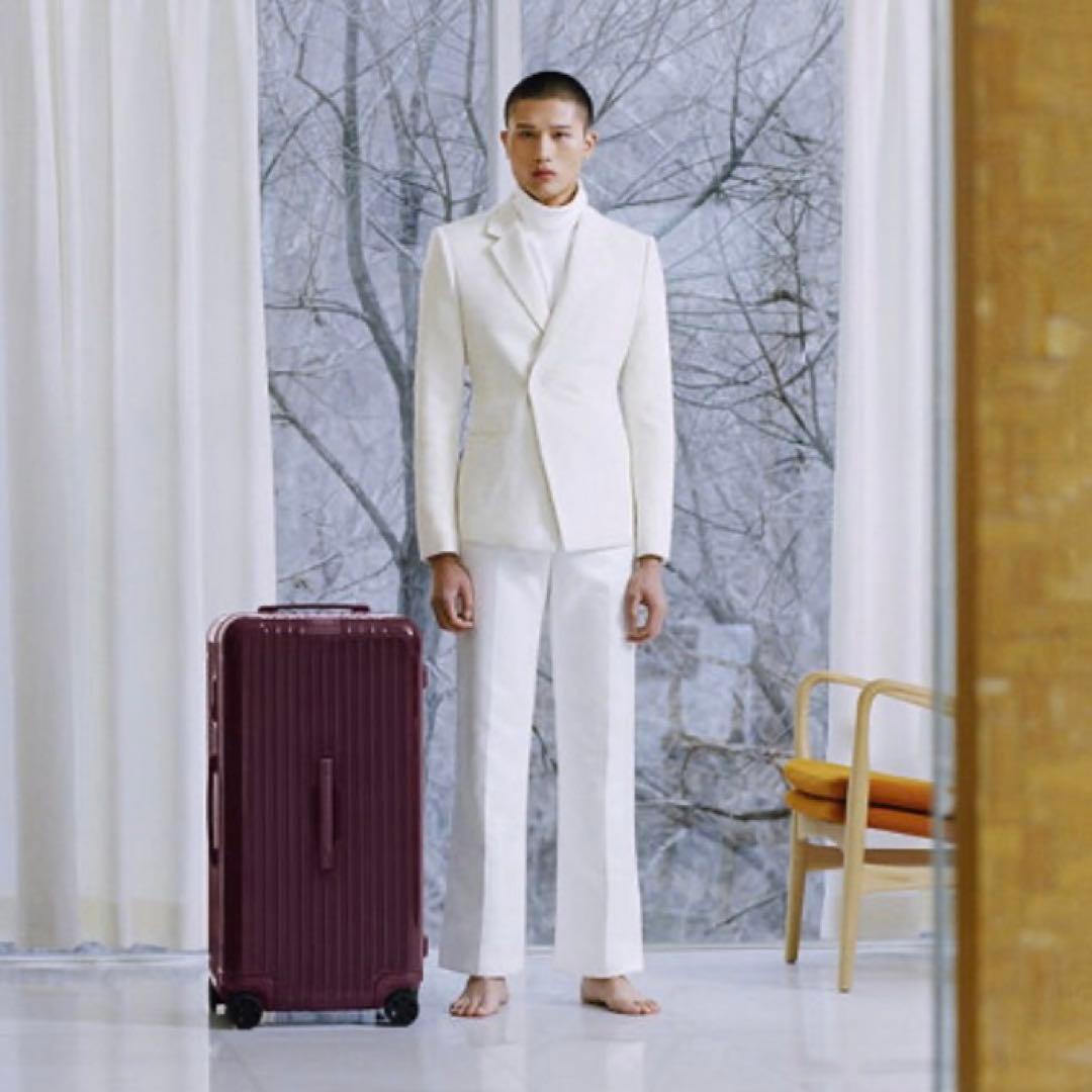 【美品】リモワRimowa ESSENTIAL トランクプラス　ベリー