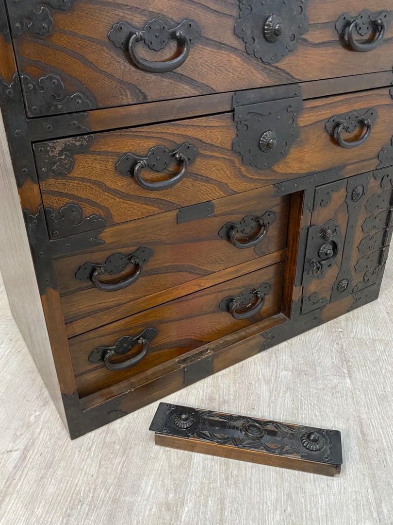 【東京都内23区配送無料】アンティーク　ミニ　箪笥　木製　引き出し　古道具　民芸