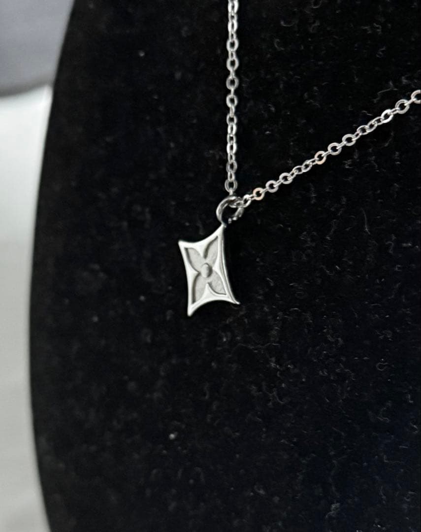 極美品✨ louis vuitton ネックレス モノグラム柄 ♦︎ 付属品込み