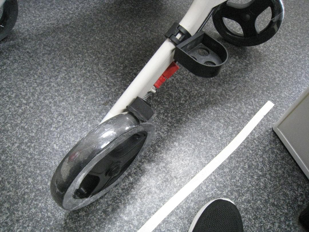 四輪 歩行車 ショッピングターン 安寿 アロン化成 送料無料 バッグ付き ②