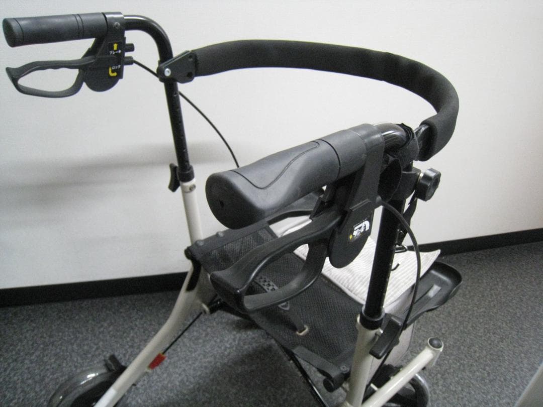 四輪 歩行車 ショッピングターン 安寿 アロン化成 送料無料 バッグ付き ②