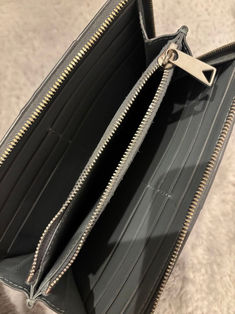 BOTTEGA VENETA 長財布　カセット ラウンドジップ