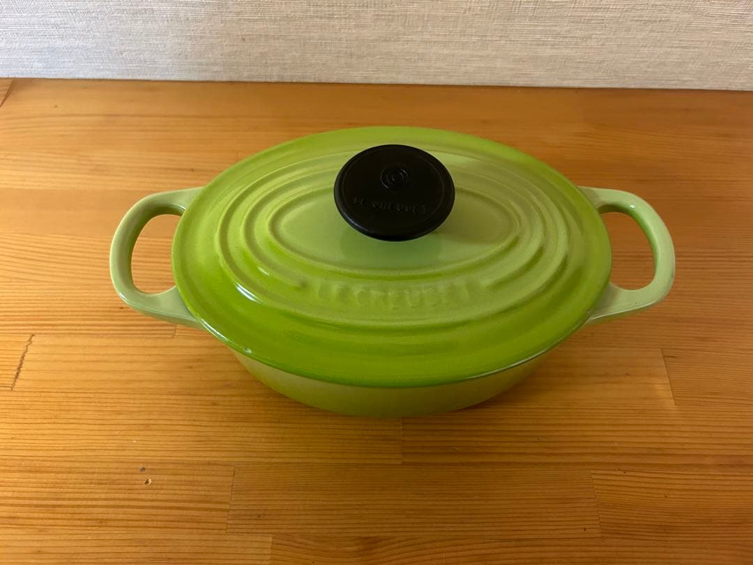 ル・クルーゼ オーバル17cm フルーツグリーン　廃盤