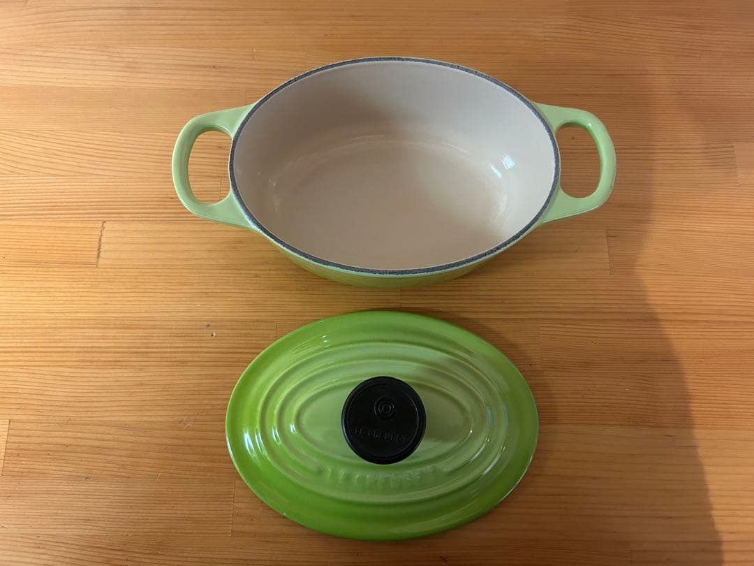 ル・クルーゼ オーバル17cm フルーツグリーン　廃盤