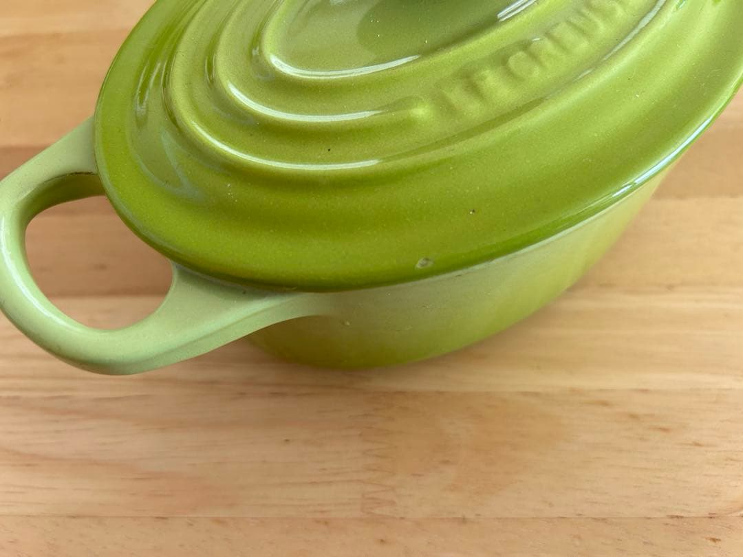 ル・クルーゼ オーバル17cm フルーツグリーン　廃盤