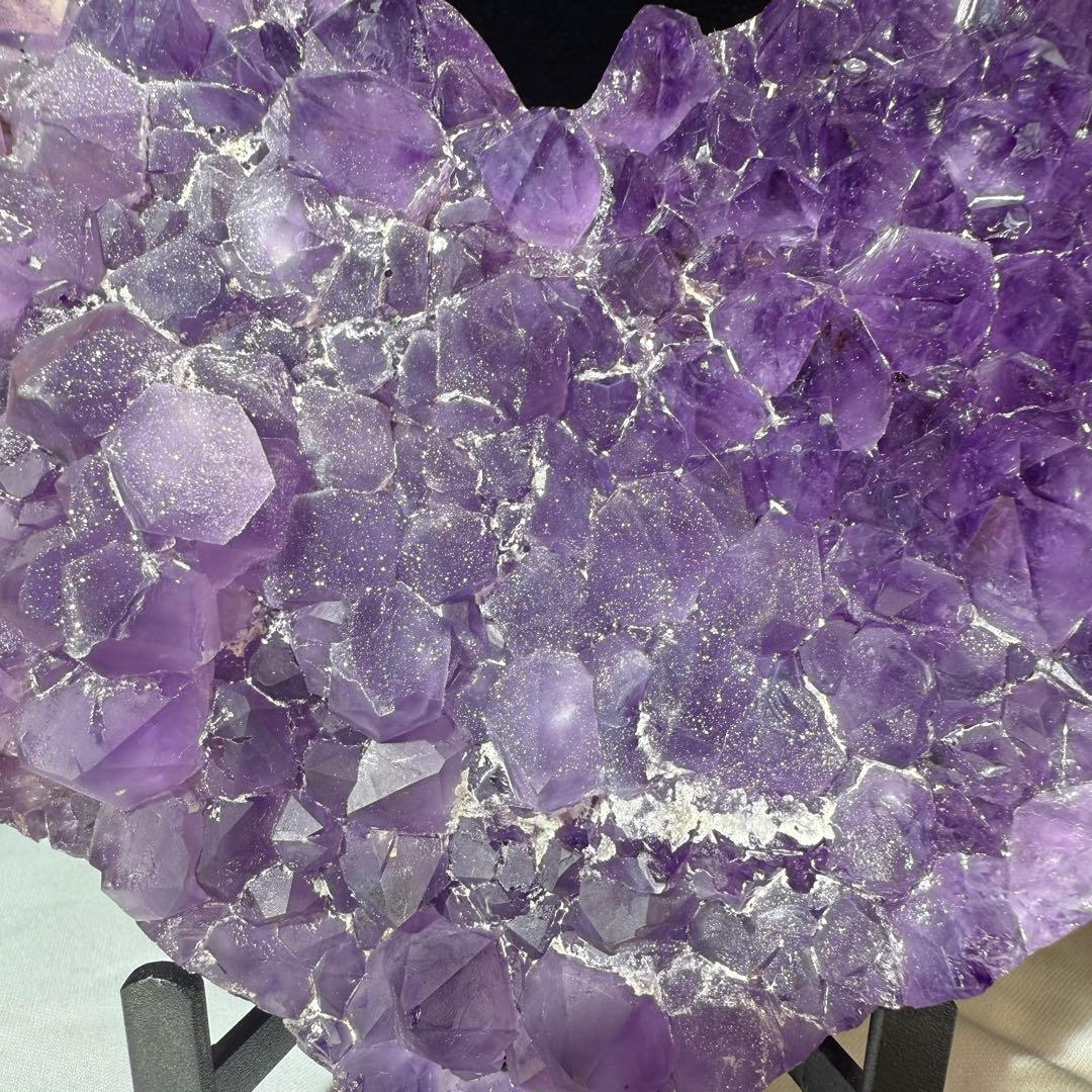 天然石シュガーアメジストのハート　置物　台座付きNO.070616