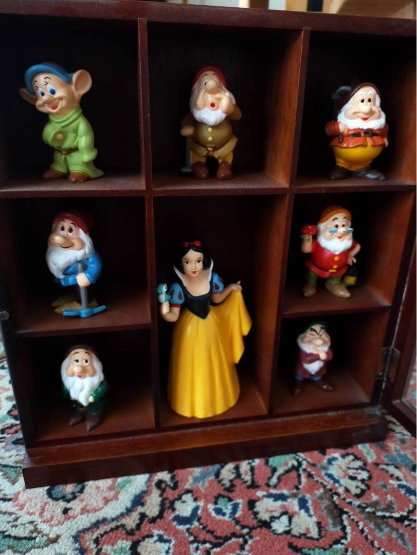 三菱銀行　フィギュア白雪姫と七人の小人