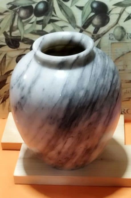 天然大理石の花瓶自然がおります 天然石の模様で 同じものがない主様だけの 一点物