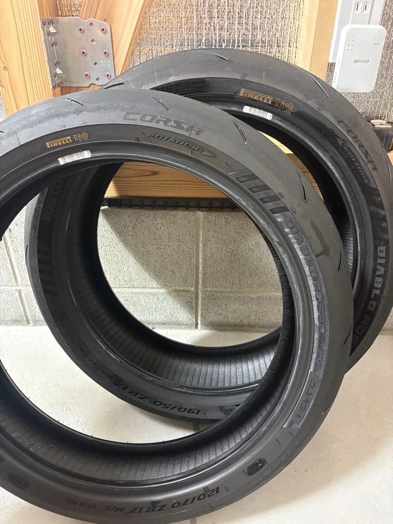 ピレリ ディアブロロッソ4コルサ 120/70ZR17 190/50ZR17