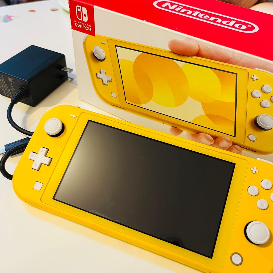 任天堂　Switch liteイエロー