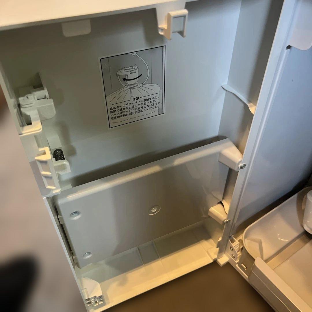 PREMIUM WATER 浄水器 スリムデザイン　ホワイト　入電確認済み