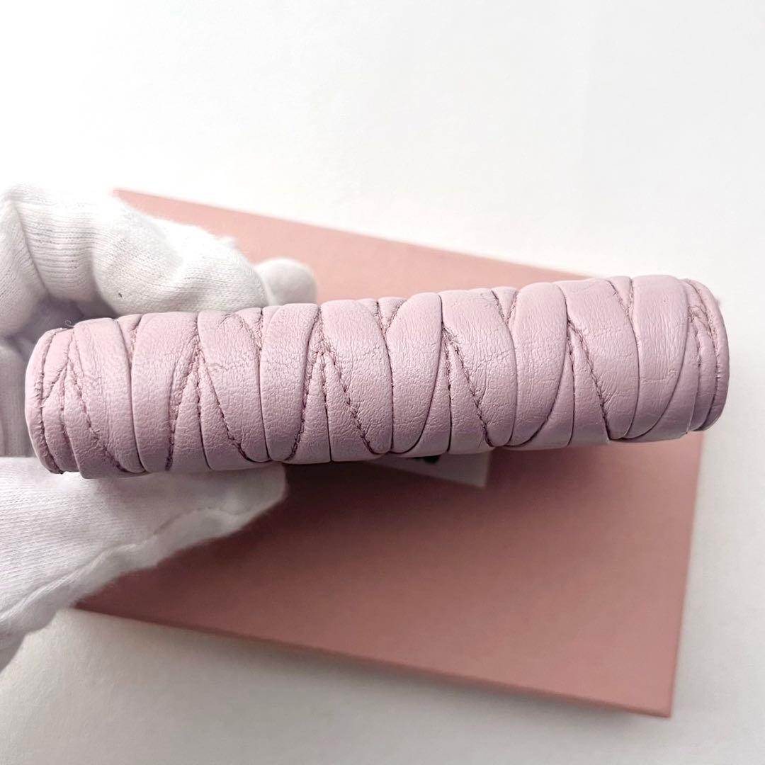miumiu マテラッセ くすみピンク 二つ折り財布 箱付　0204-②