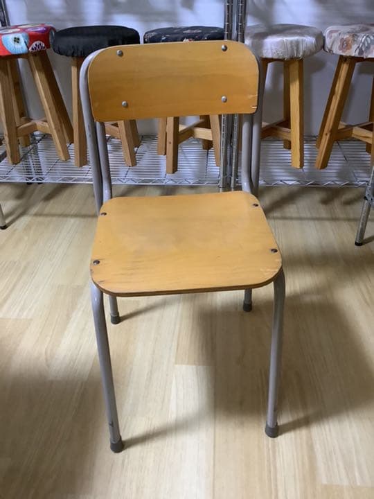 懐かしい小学校で使われてた椅子　10脚