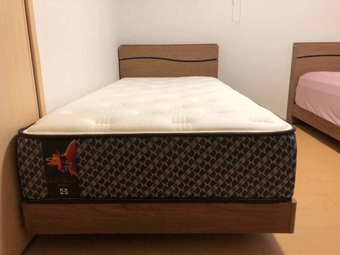 【iii】シーリーマットレス（パワーマッスル）